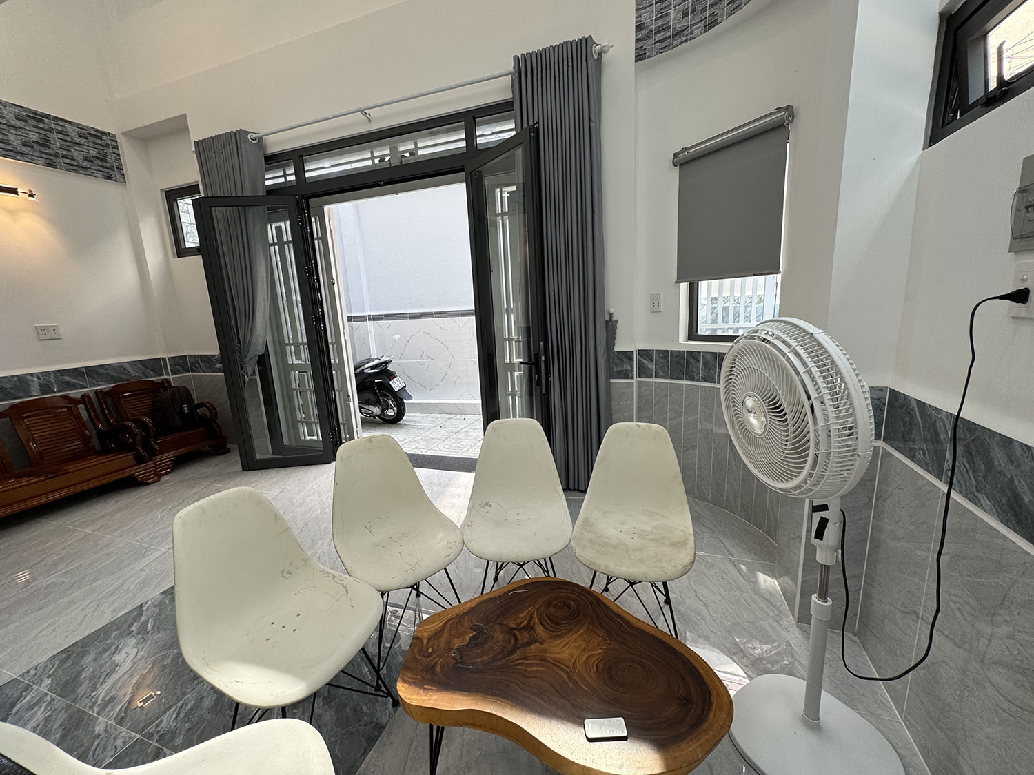 Siêu phẩm biệt thự mini góc 2 mặt tiền, 3 lầu, xây mới 100%, hẻm đẹp khu cao cấp Lê Văn Sỹ, Quận 3